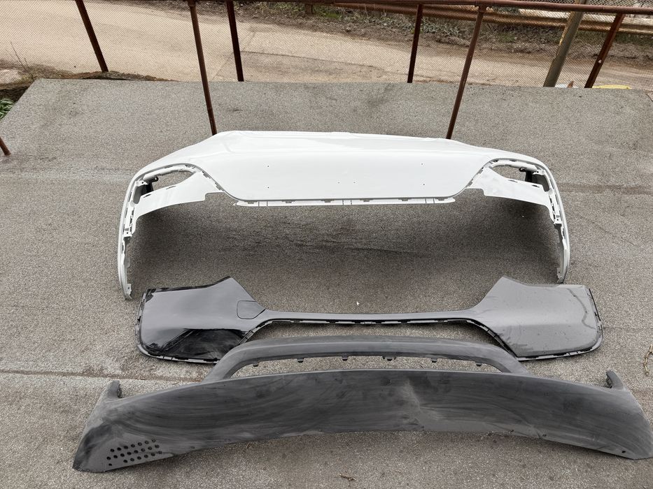 BMW i3 / BMW i3s предна броня в комплект с мигачи