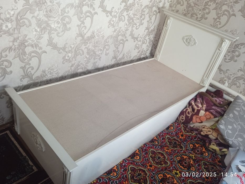 Срочно продам краават Tez sotiladi Karavat