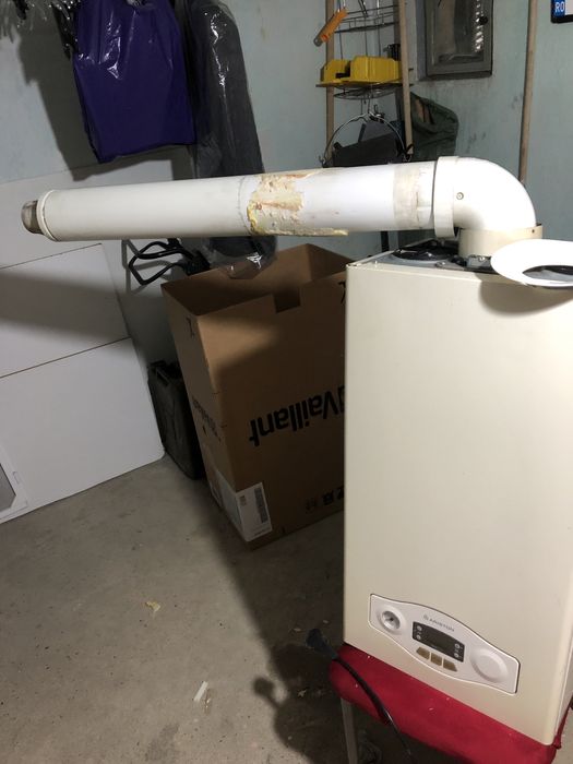 Vând centrală Ariston  in stare de functionare  pret 550 lei