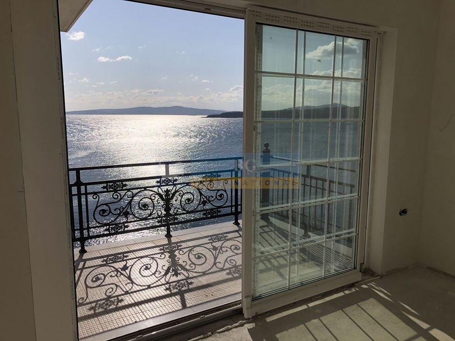 Продава се Къща в Созопол - 450 кв.м за 1667 €/кв.м - Снимка #9