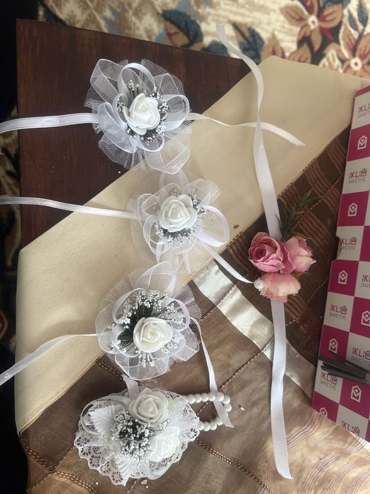 Сватбени бутониерки