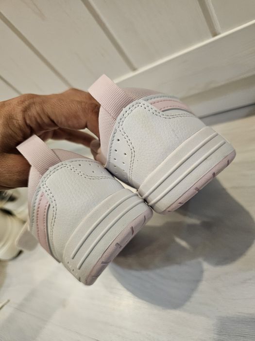 Кецове мратонки бели Найк размер 33.5 номер