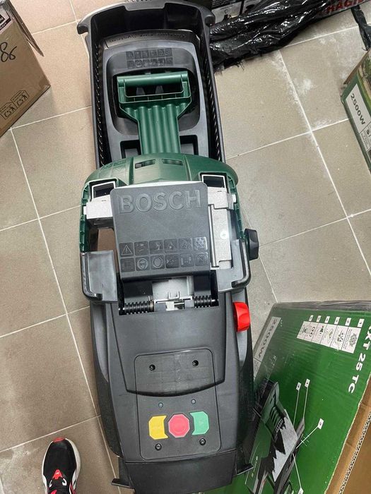 Tocător resturi vegetale Bosch AXT 25 TC 2500 W cu turbină