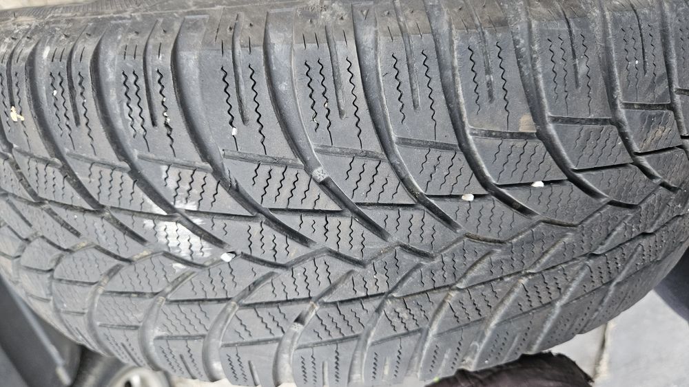 2бр гуми 205 60 16 ласа