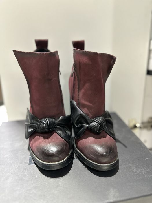 Боти на висок ток