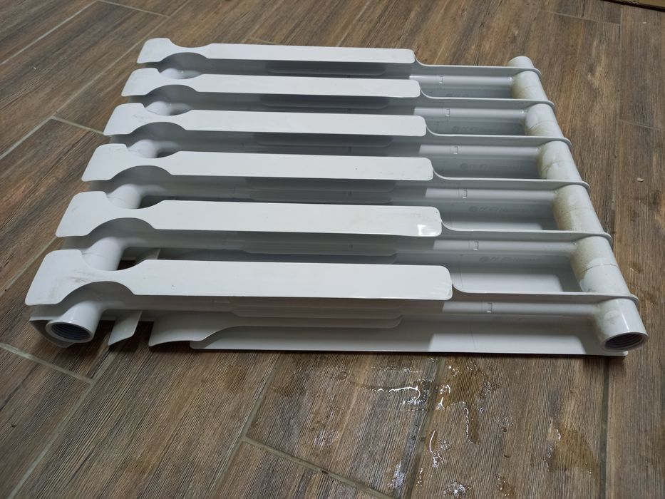 Продам радиатор алюминиевый