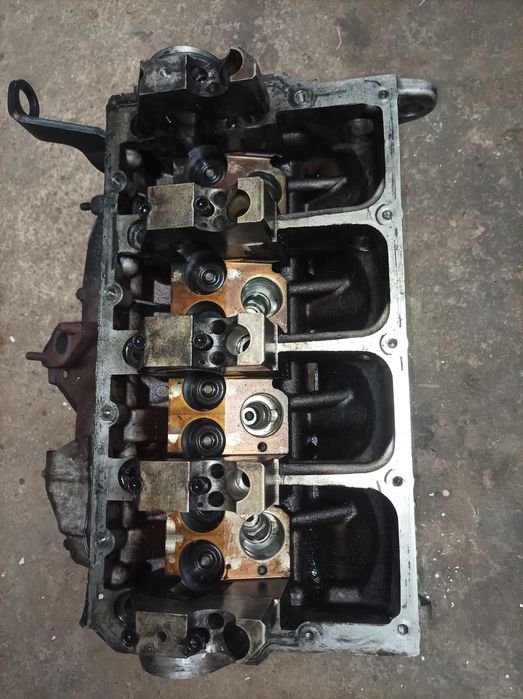 Продавам глава VW пасат 116 PD AJM