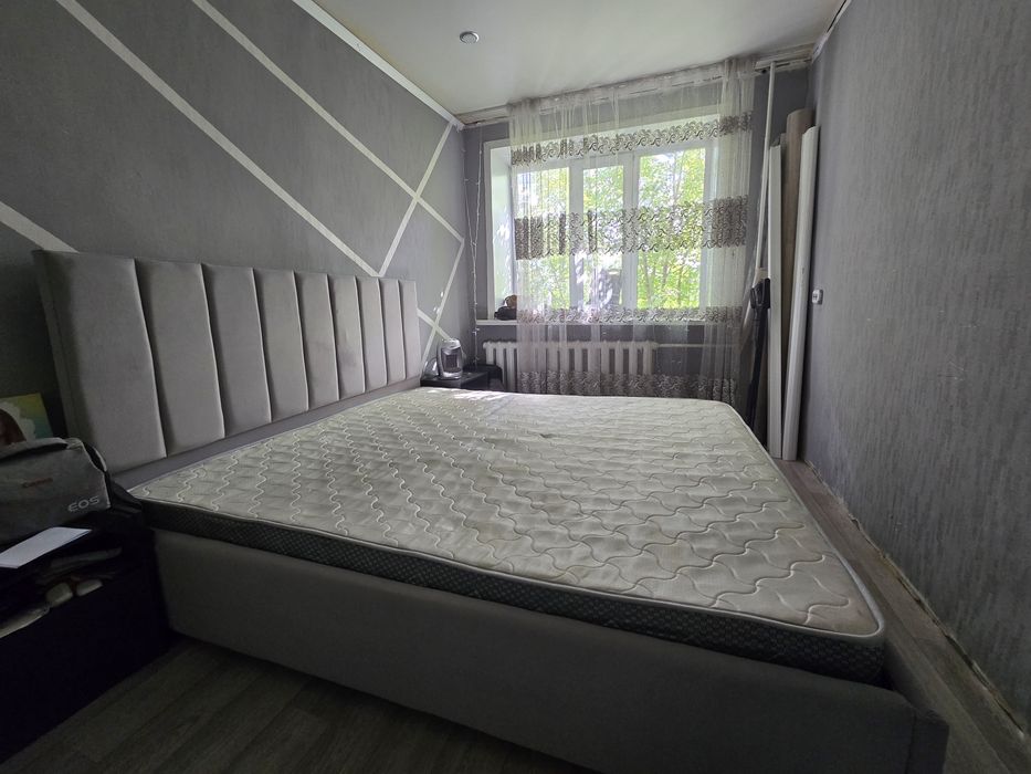 Продам кровать с матрасом