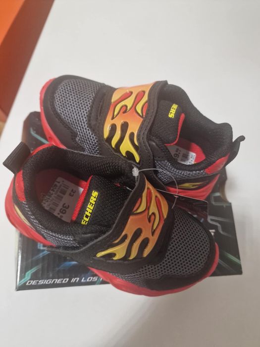 Adidasi Skechers 23 Noi