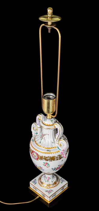 Порцеланова лампа от Porcelaine de Paris.