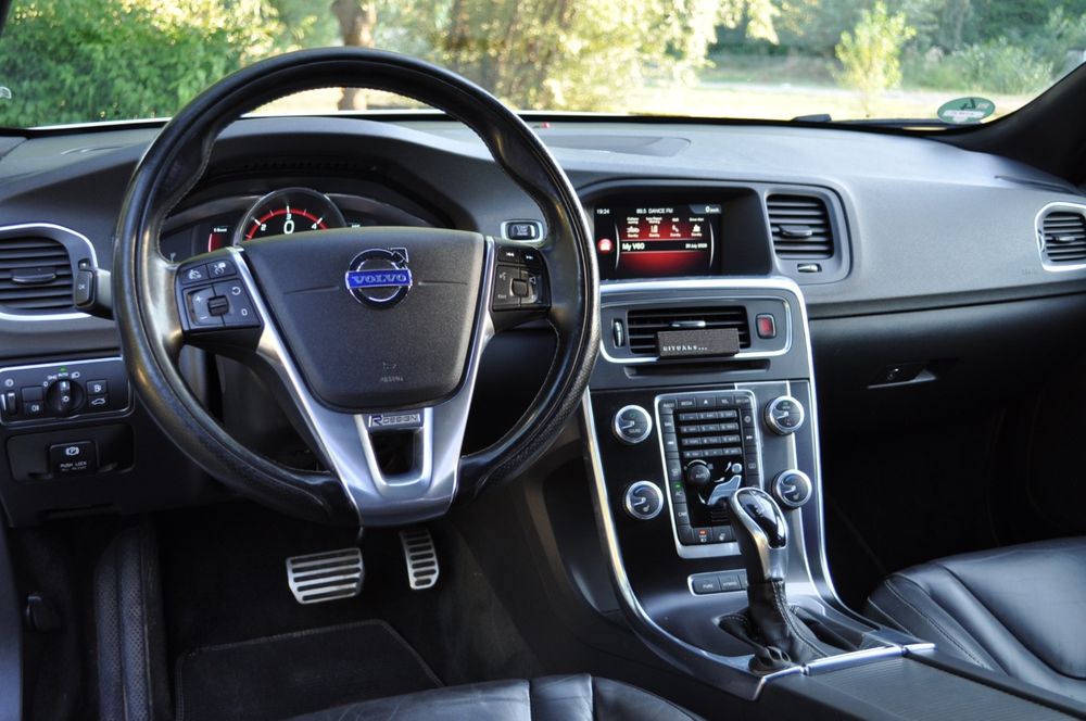 VOLVO V60 2015 — imagine 4