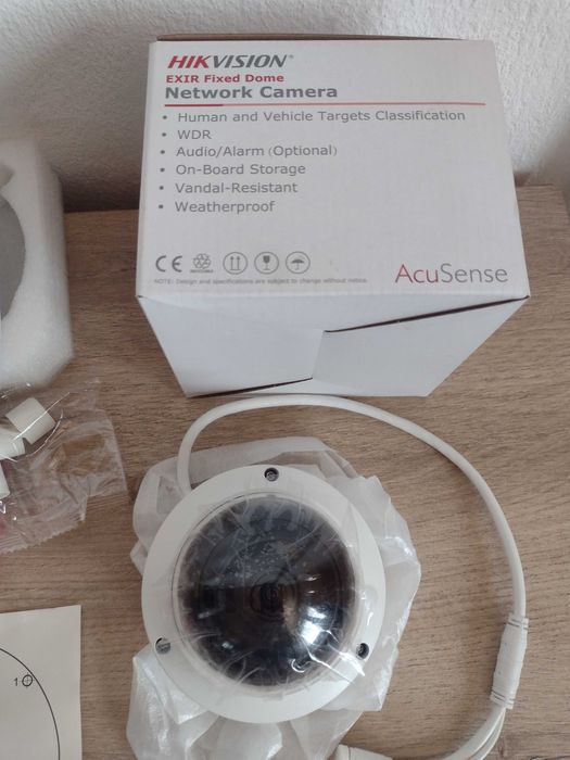 Камера Hikvision AcuSense Dome IP Camera 4MP 2.8mm - нова