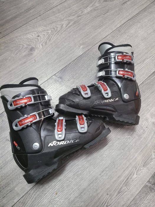 Clăpari ski 38- 38 1/2(24-24.5)