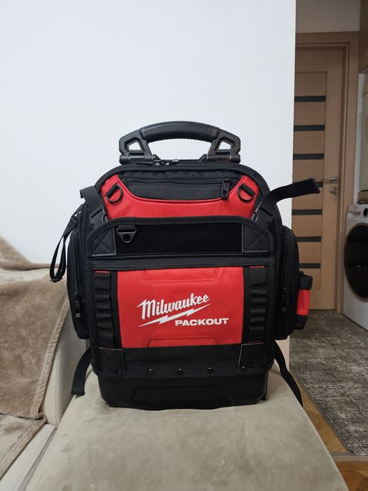 Rucsac milwaukee packout nou.Sculele nu sunt incluse