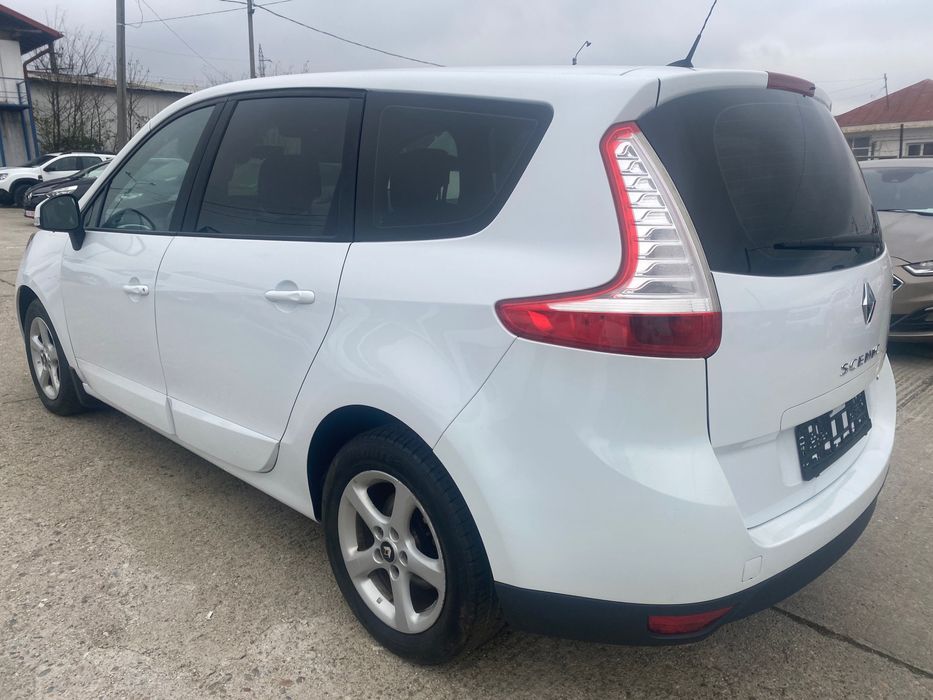 Renault Grand Scenic 2013 cu 7 Locuri