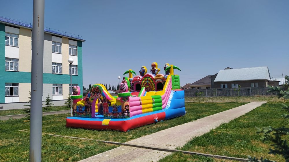 Батут..надувной.