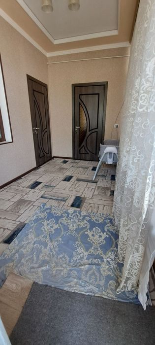 Yunusobod bodomzorda 3,2sotix 8xonali uy srochni sotiladi.Yer narxida.