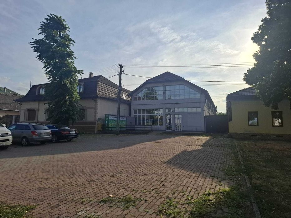 Inchiriez spatiu comercial