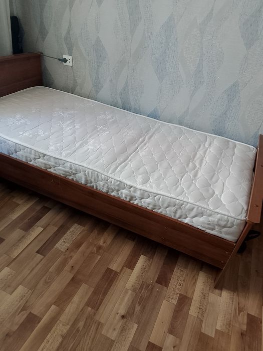 Продам кровать,полуторку
