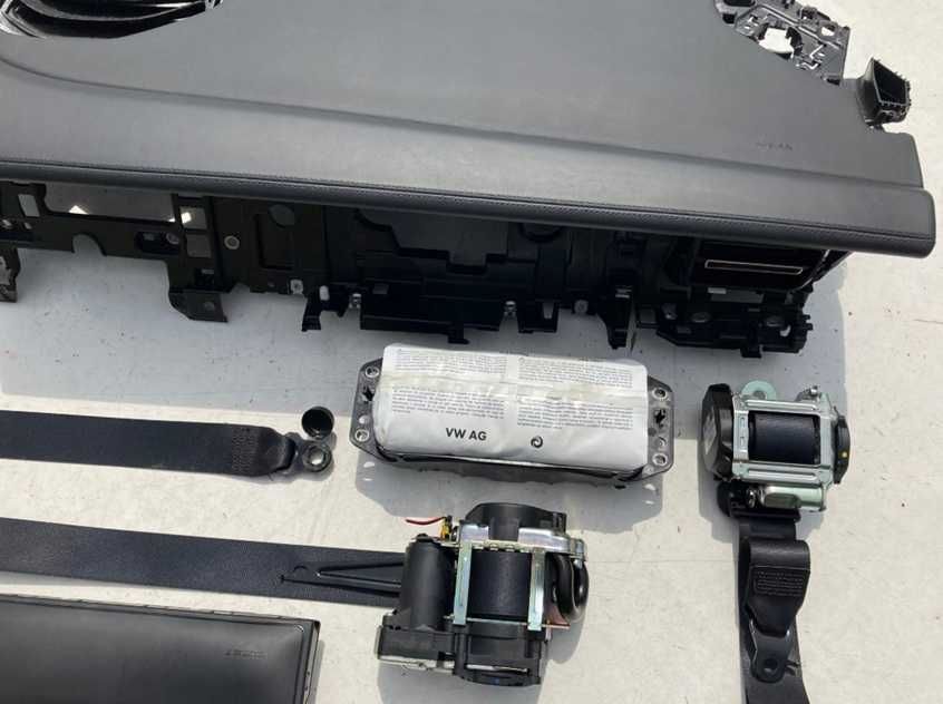 Porsche Taycan - plansa de bord - kit airbag volan pasager genunchi cortina plafon - set centuri de siguranta