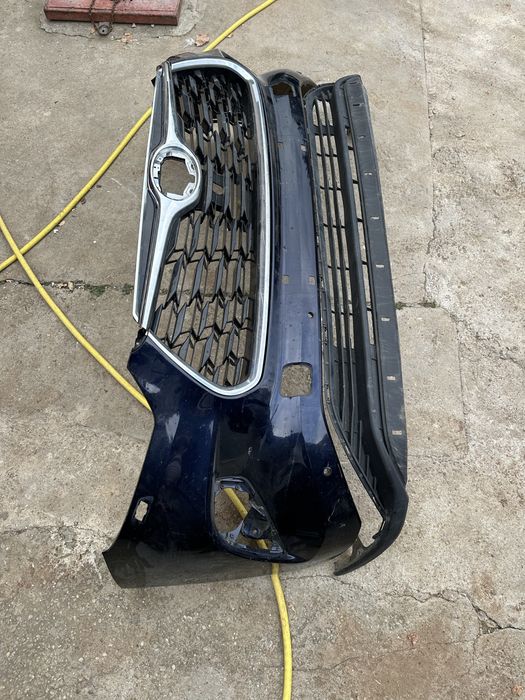 Bară față.grilă radiator Toyota Hyghlander.cod:53101-oe330.
