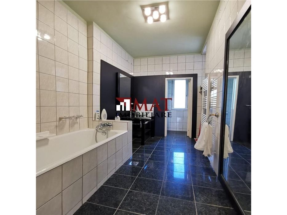 Apartament Ultracentral cu 5 Camere 160mp str Republicii