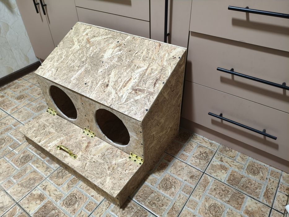 Гнездо для кур с яйцесборником