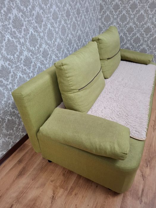 Диван, в отличном состоянии