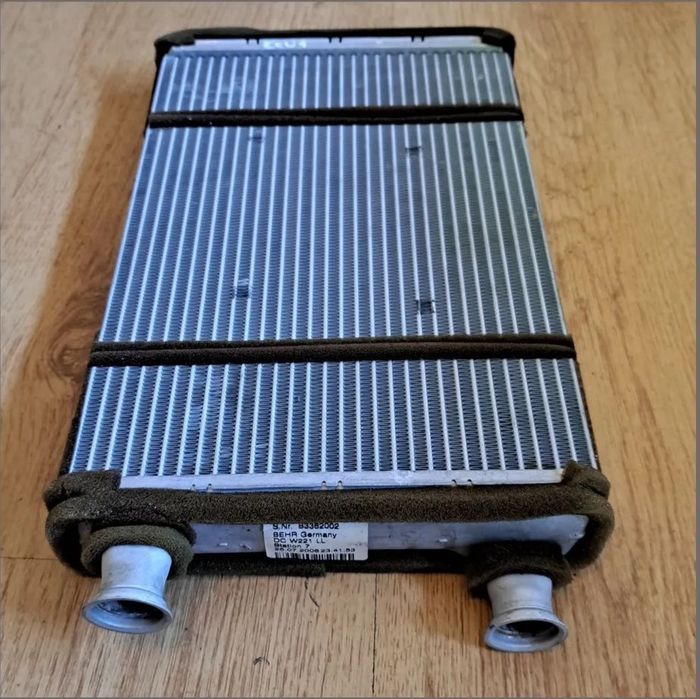 Radiator habitaclu aeroterma cod: A2218300061 compatibil cu mercedes w221 ( 2005-2013 ) w216 c216 ( 2006-2014 )