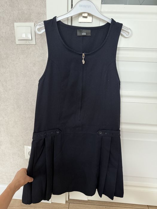 Темно-синий школьный сарафан