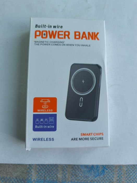 Baterie externa - power bank 10000 mAh cu cabluri si incarcare wireless