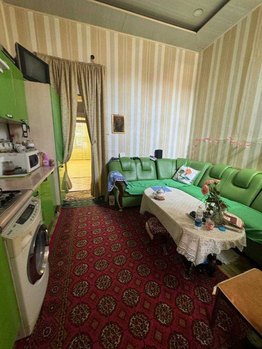 130квдан иборат 2хонали квартира сотилади