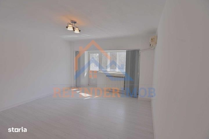 Apartament de vanzare cu 2 camere, zona Decebal