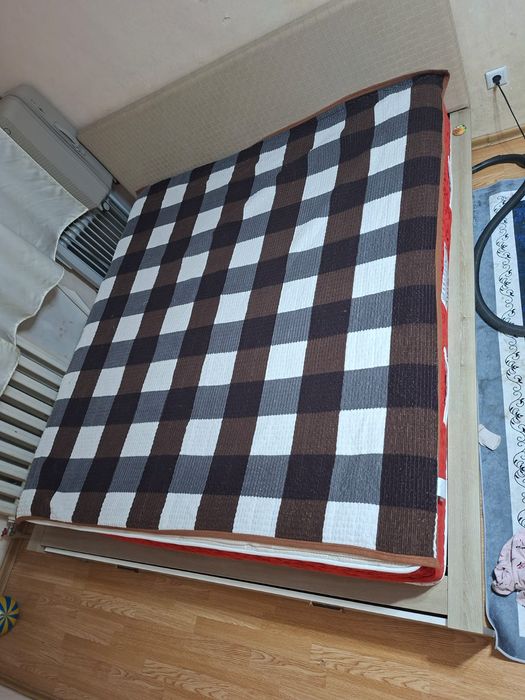 Диван двухместный