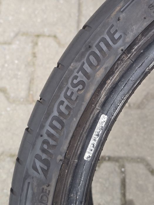 235 35 19 Bridgestone