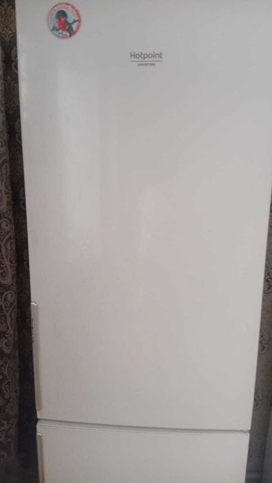 Продам холодильник Hotpoint
