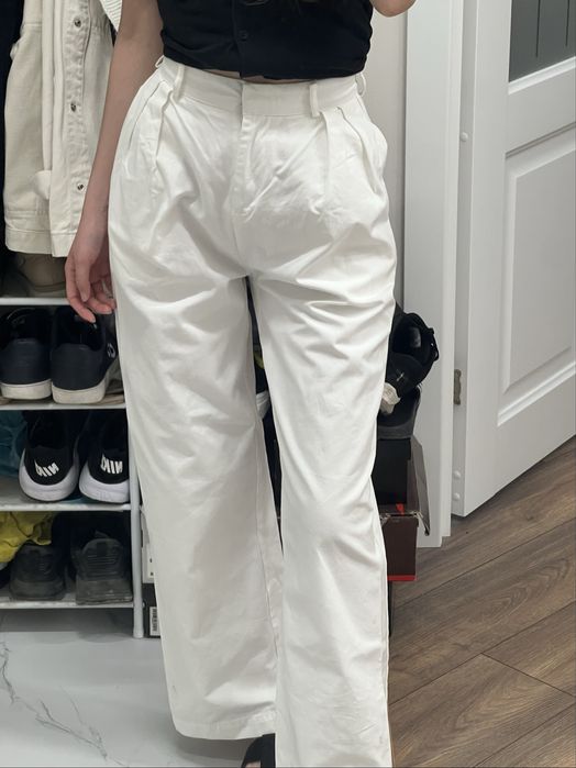 Белые штаны летние