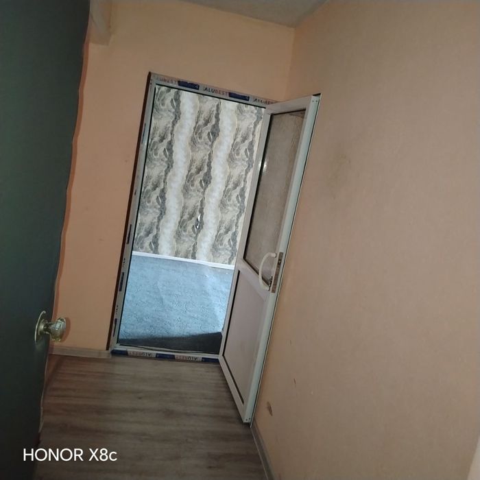 Dukent qo'rg'oni yo'l yoqasida nejiloy 1 etaj 2 xonali