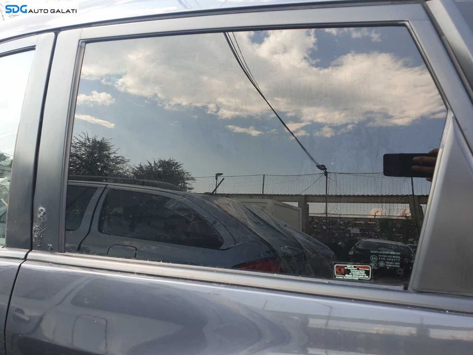 Geam Sticla de pe Usa Portiera Stanga Spate Mazda 3 2003 - 2009