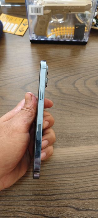 Iphone 13 pro max sotiladi.