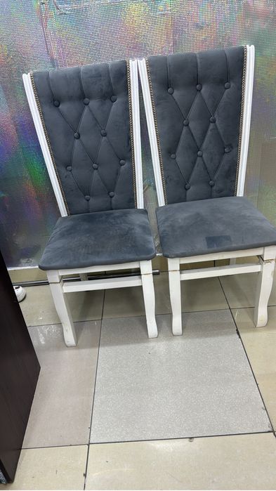 Стулы две за 10.000тенге