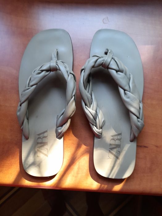 Шлепки кожа от фирмы Zara размер 38