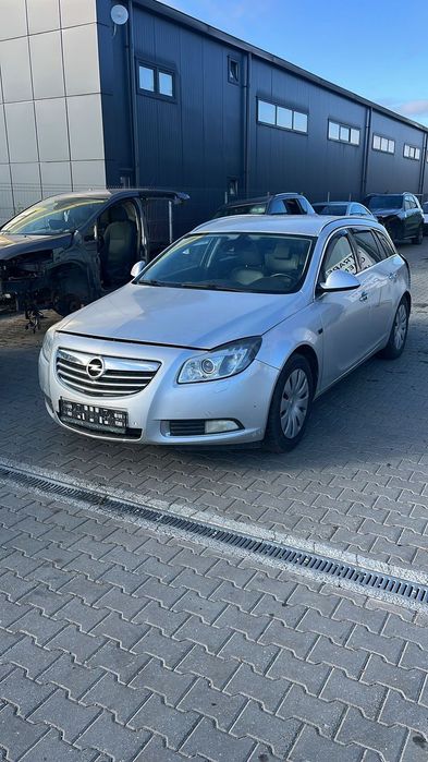 Dezmembram Opel Insignia 2.0 diesel din 2011