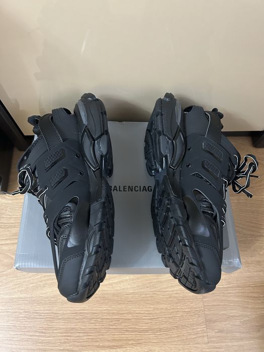 Balenciaga track 42