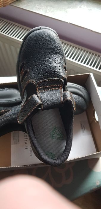 Bocanci nr43, pantofi cu protecție nr38, nr42.