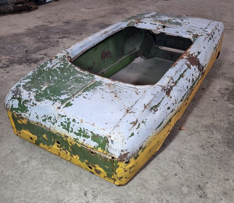 Педальная машинка