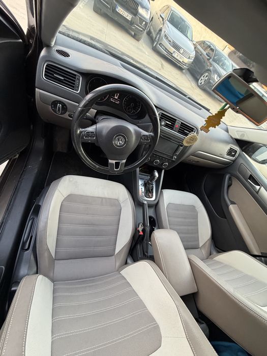 VOLKSWAGEN Jetta 2013 — imagine 4