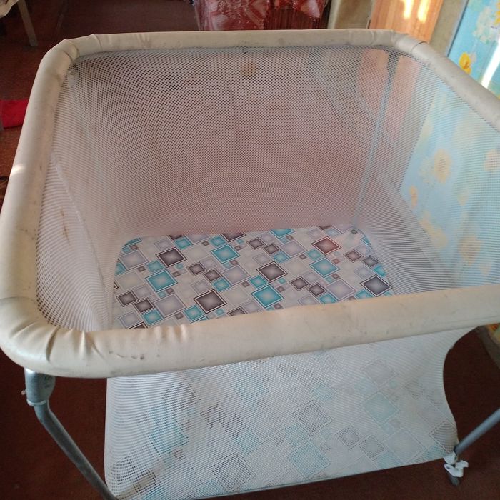 Продаётся детский манеж.