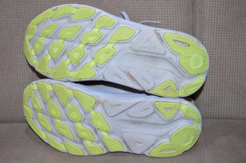 Hoka Clifton 9 – Pantofi Alergare Damă – Mărimea 42