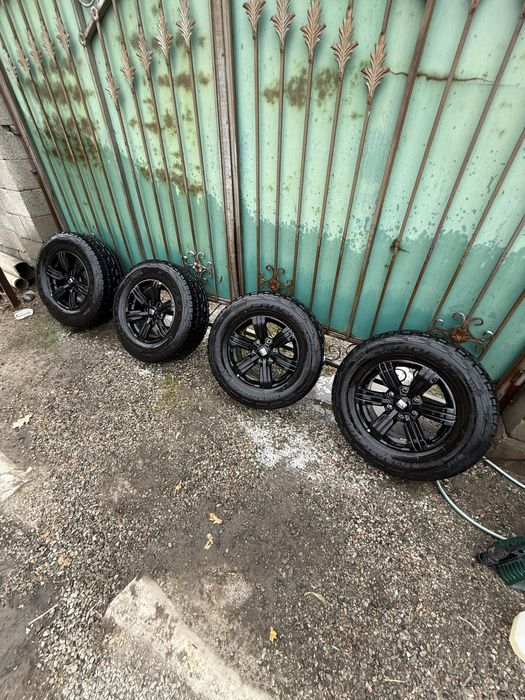 Продам комплект дисков и резины 5 шт